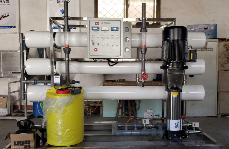 1-10噸小型<a href=http://m.bjssjy.cn/fstcjssb/ target=_blank class=infotextkey>反滲透凈水設備</a>