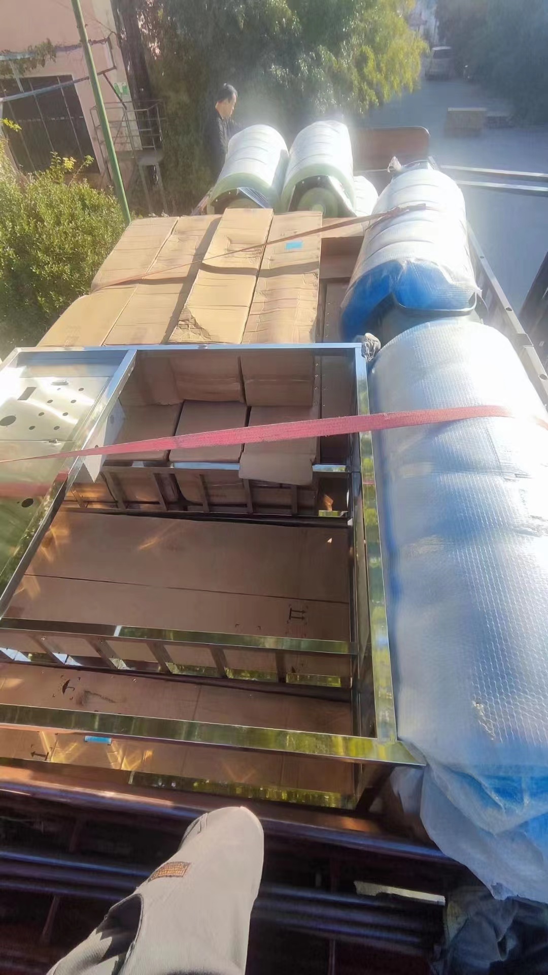 商用水處理設(shè)備發(fā)貨